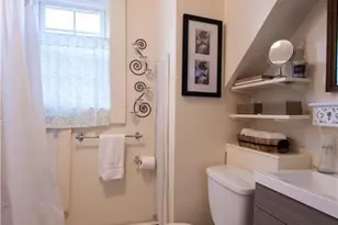 12 Washington St, Bristol, RI 02809 - Photo 15