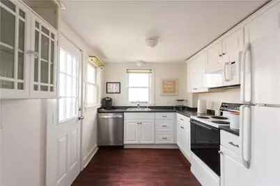 11 Brewer Street, Newport, RI 02840 - Photo 7