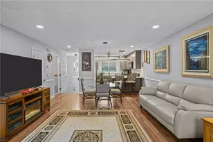 565 Quaker Ln, West Warwick, RI 02893 - Photo 7