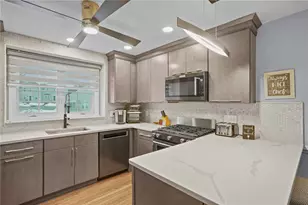 565 Quaker Ln, West Warwick, RI 02893 - Photo 9