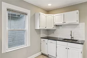 169 Ivy St, Providence, RI 02906 - Photo 9
