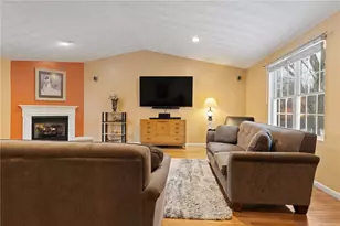 15 Gilcrest Dr, West Warwick, RI 02893 - Photo 15