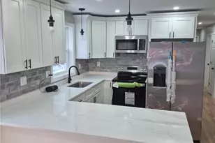 74 Westcott Ave, Providence, RI 02909 - Photo 9