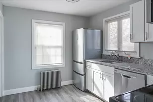 18 Sevilla Ave, Warwick, RI 02889 - Photo 7