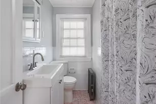 18 Sevilla Ave, Warwick, RI 02889 - Photo 9