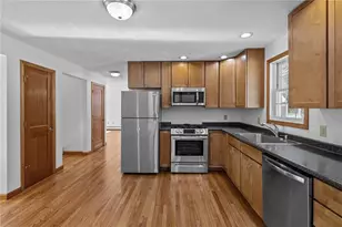 27 River St, Seekonk, MA 02771 - Photo 3