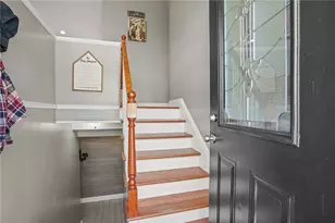 20 Darrow Dr, Warwick, RI 02886 - Photo 1