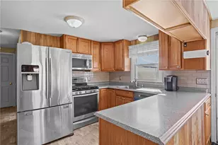 78 Villa Ave, Cranston, RI 02905 - Photo 11