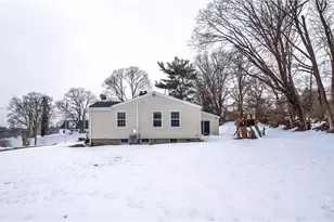 22 Maple Dr, Portsmouth, RI 02871 - Photo 5