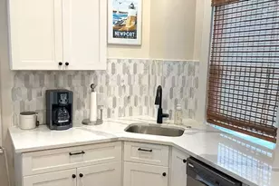 41 Merton Rd, Newport, RI 02840 - Photo 9