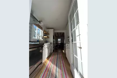 21 Connection Street, Newport, RI 02840 - Photo 9