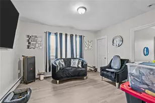 35 Laurel St, Pawtucket, RI 02860 - Photo 13