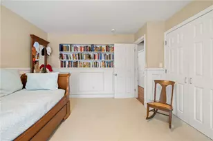 214 Meshanticut Valley Pkwy, Cranston, RI 02920 - Photo 23