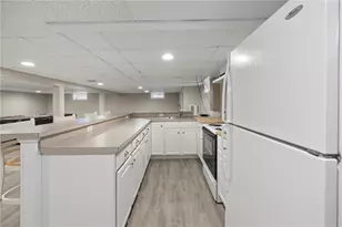 214 Meshanticut Valley Pkwy, Cranston, RI 02920 - Photo 37