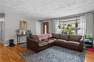 29 Buchanan St, Johnston, RI 02919 - Photo 5