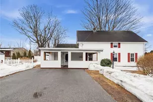 131 Columbia St, South Kingstown, RI 02879 - Photo 5