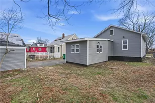 79 Bellevue Ave, Warwick, RI 02888 - Photo 27