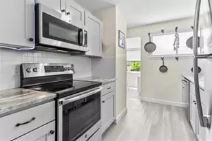 30 Brown St, Narragansett, RI 02882 - Photo 5