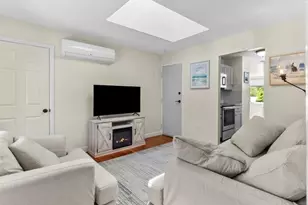 30 Brown St, Narragansett, RI 02882 - Photo 7