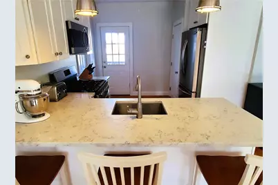 40 Simmons Street #1, Newport, RI 02840 - Photo 5