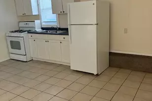 37 Wakefield St, West Warwick, RI 02893 - Photo 3