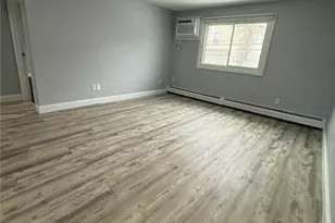 9 Melton St, Pawtucket, RI 02860 - Photo 5