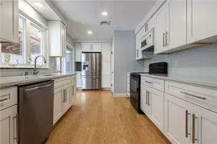 25 Weeks St, Cumberland, RI 02864 - Photo 7