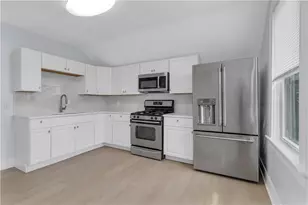 131 Wendell St, Providence, RI 02909 - Photo 13