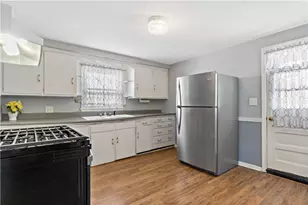 58 Swan St, East Providence, RI 02914 - Photo 7