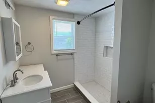 40 Bourne St, Bristol, RI 02809 - Photo 7