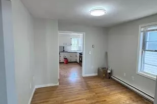 40 Bourne St, Bristol, RI 02809 - Photo 11