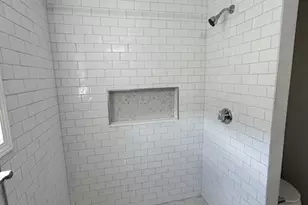 40 Bourne St, Bristol, RI 02809 - Photo 9