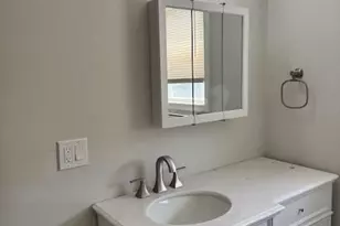 40 Bourne St, Bristol, RI 02809 - Photo 9