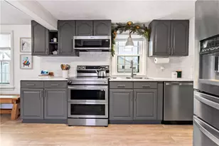 48 Rowe Ave, Warwick, RI 02889 - Photo 11