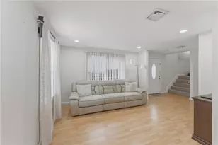 135 Seamans St, Providence, RI 02905 - Photo 5