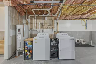 135 Seamans St, Providence, RI 02905 - Photo 37