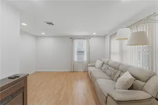 135 Seamans St, Providence, RI 02905 - Photo 3