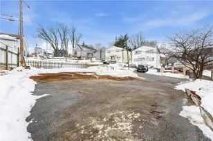 135 Seamans St, Providence, RI 02905 - Photo 43