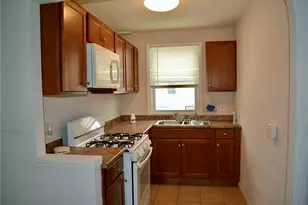 150 N Bend St, Pawtucket, RI 02860 - Photo 5