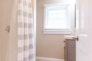 28 Dixon St, Newport, RI 02840 - Photo 23