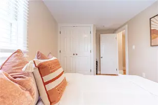 28 Dixon St, Newport, RI 02840 - Photo 15