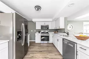 70 Manistee St, Pawtucket, RI 02861 - Photo 3