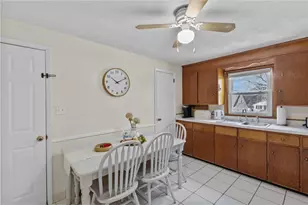 386 Mendon Ave, Pawtucket, RI 02861 - Photo 23