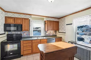 957 Mineral Spring Ave, Pawtucket, RI 02860 - Photo 11