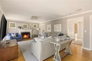 105 Lilac Ln, Portsmouth, RI 02871 - Photo 7