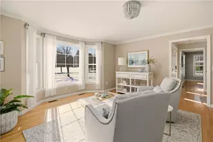 105 Lilac Ln, Portsmouth, RI 02871 - Photo 3