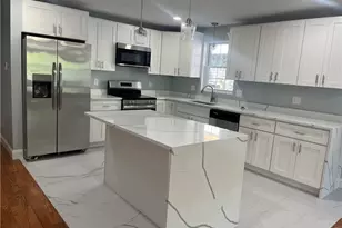 23 Concannon St, Providence, RI 02904 - Photo 15