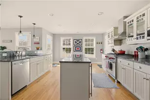 105 Lilac Ln, Portsmouth, RI 02871 - Photo 15