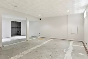 27 Hyde Ave, Pawtucket, RI 02861 - Photo 21