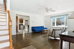 27 Hyde Ave, Pawtucket, RI 02861 - Photo 5